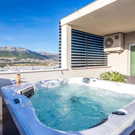 New Luxury 3-Bedroom Penthouse With Huge Terrace スプリト エクステリア 写真