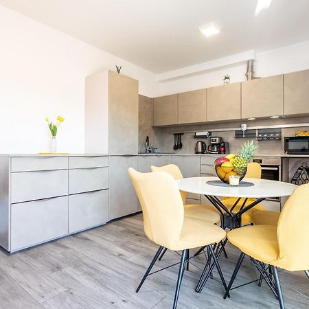 New Luxury 3-Bedroom Penthouse With Huge Terrace スプリト エクステリア 写真