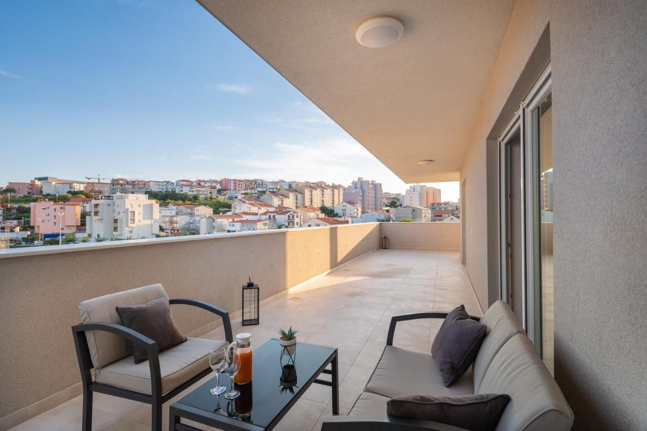 New Luxury 3-Bedroom Penthouse With Huge Terrace スプリト エクステリア 写真