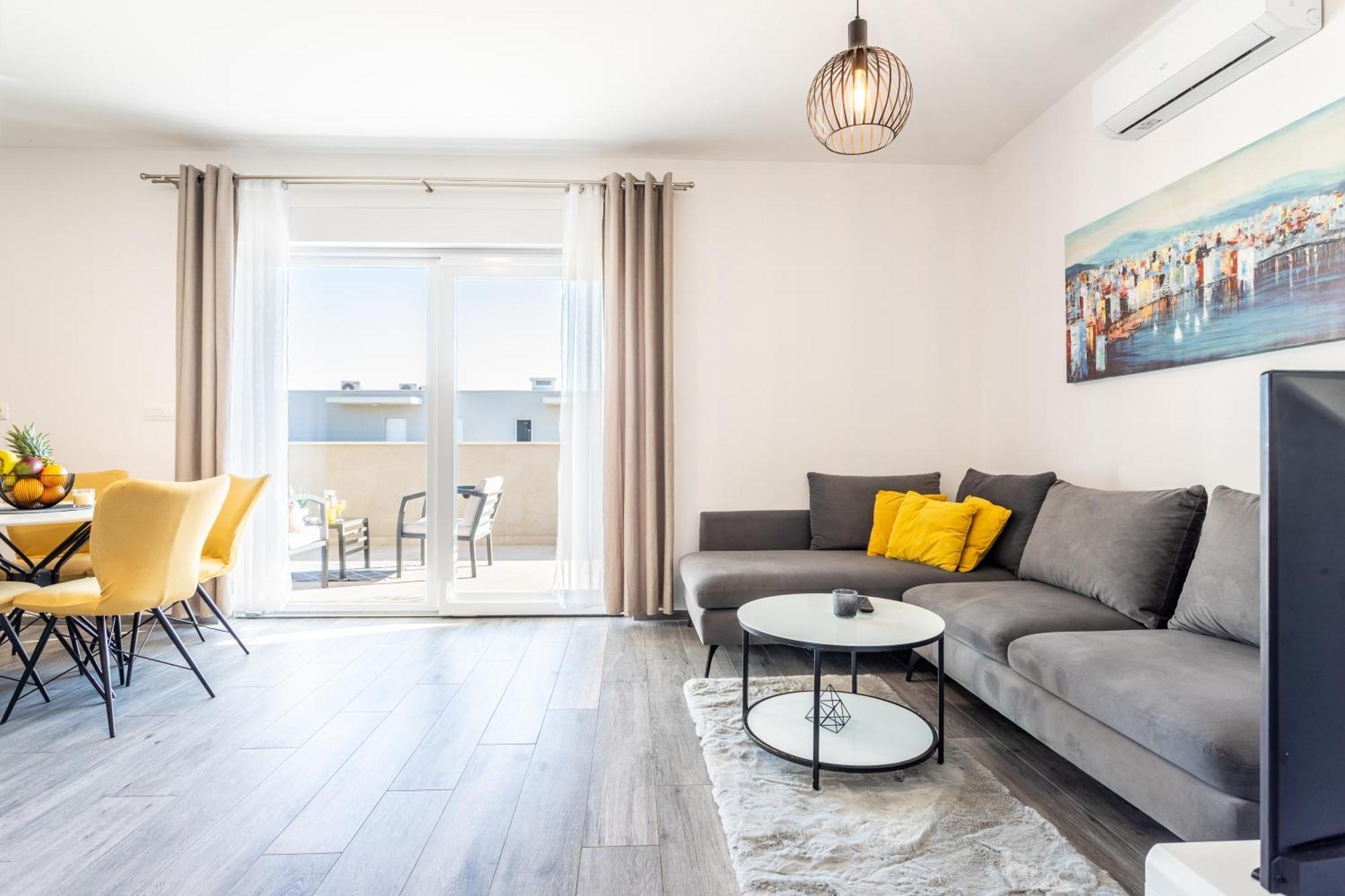 New Luxury 3-Bedroom Penthouse With Huge Terrace スプリト エクステリア 写真