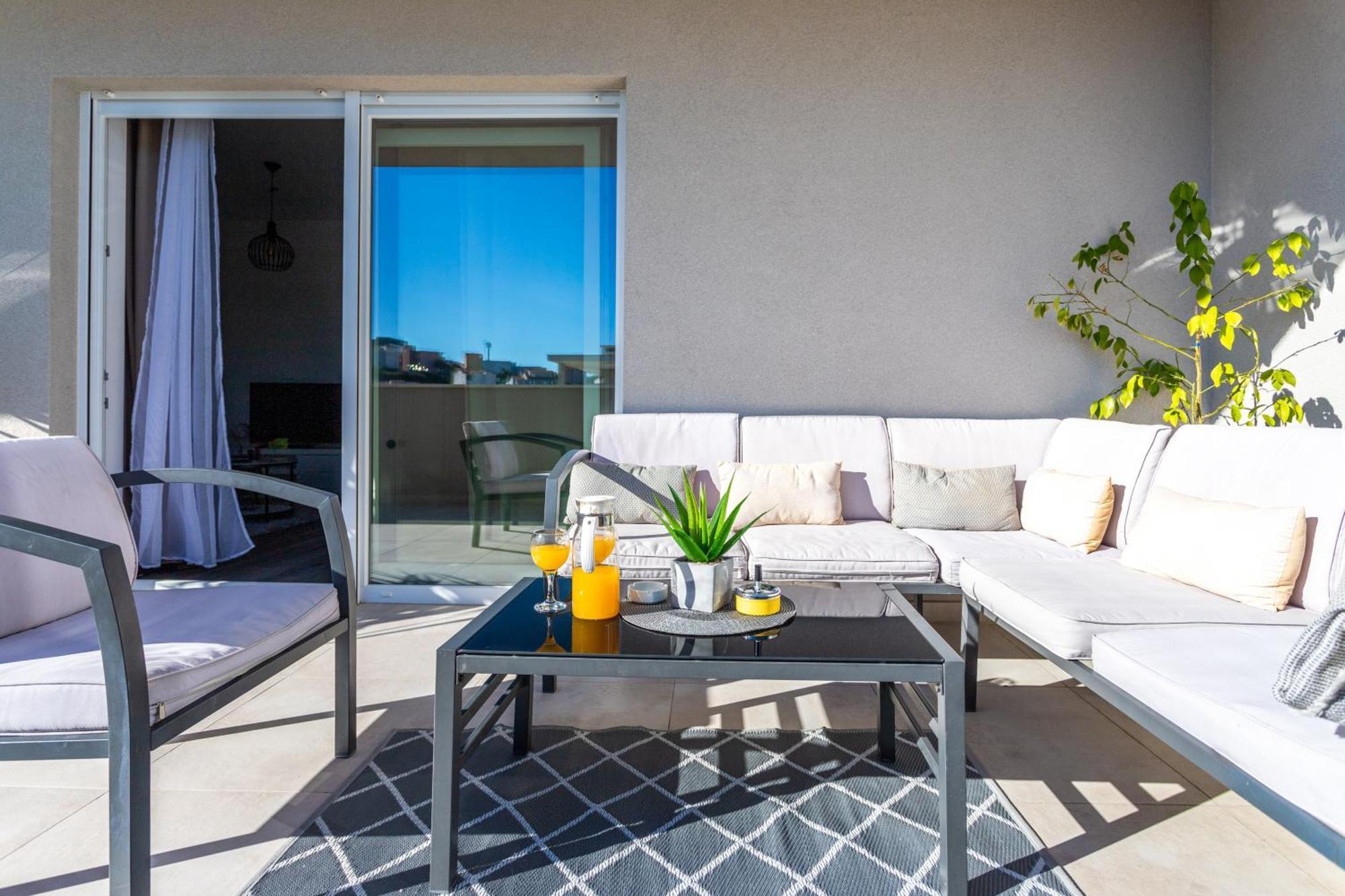 New Luxury 3-Bedroom Penthouse With Huge Terrace スプリト エクステリア 写真