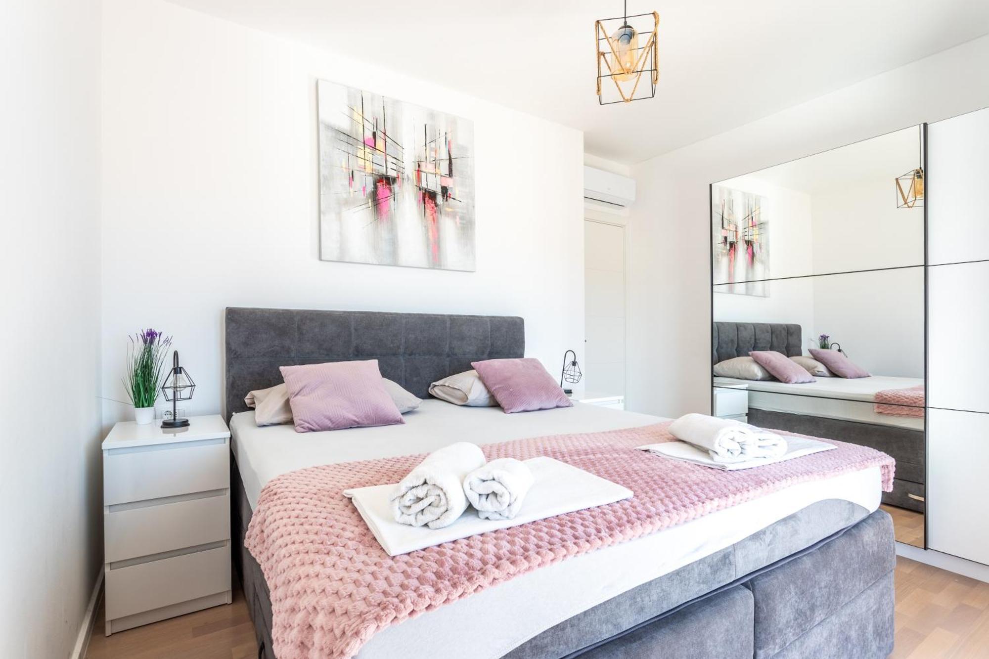 New Luxury 3-Bedroom Penthouse With Huge Terrace スプリト エクステリア 写真