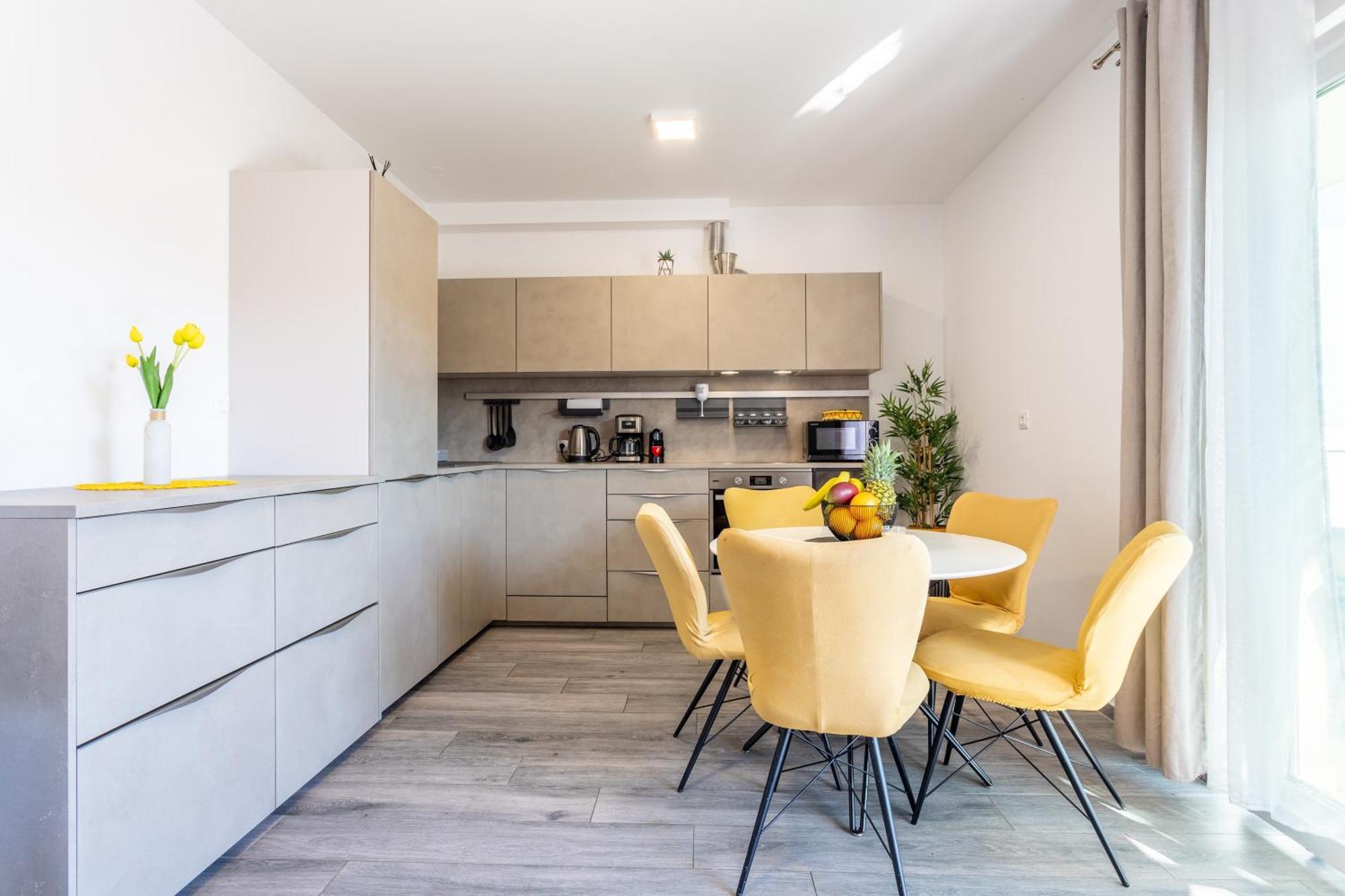 New Luxury 3-Bedroom Penthouse With Huge Terrace スプリト エクステリア 写真