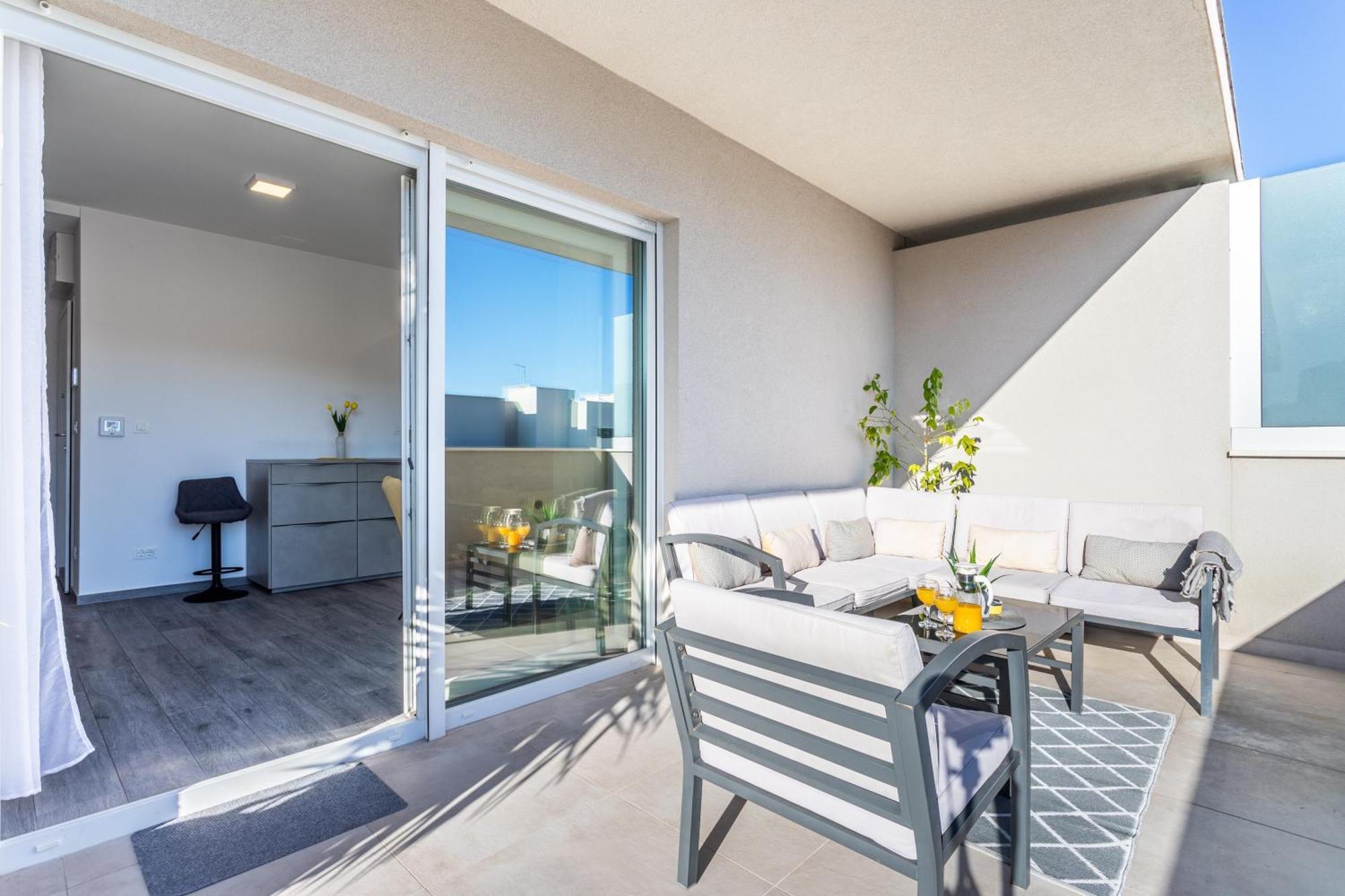New Luxury 3-Bedroom Penthouse With Huge Terrace スプリト エクステリア 写真