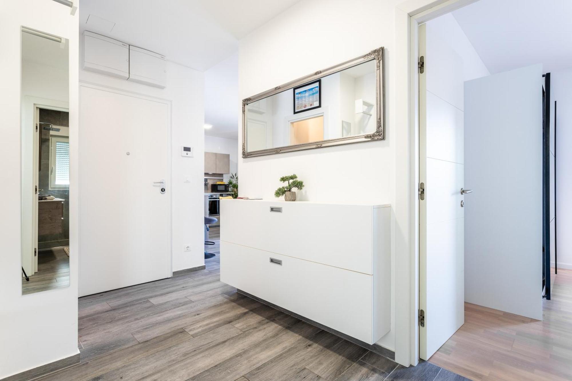 New Luxury 3-Bedroom Penthouse With Huge Terrace スプリト エクステリア 写真