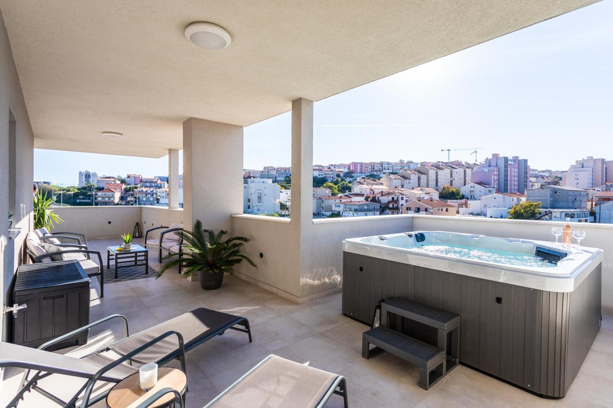 New Luxury 3-Bedroom Penthouse With Huge Terrace スプリト エクステリア 写真