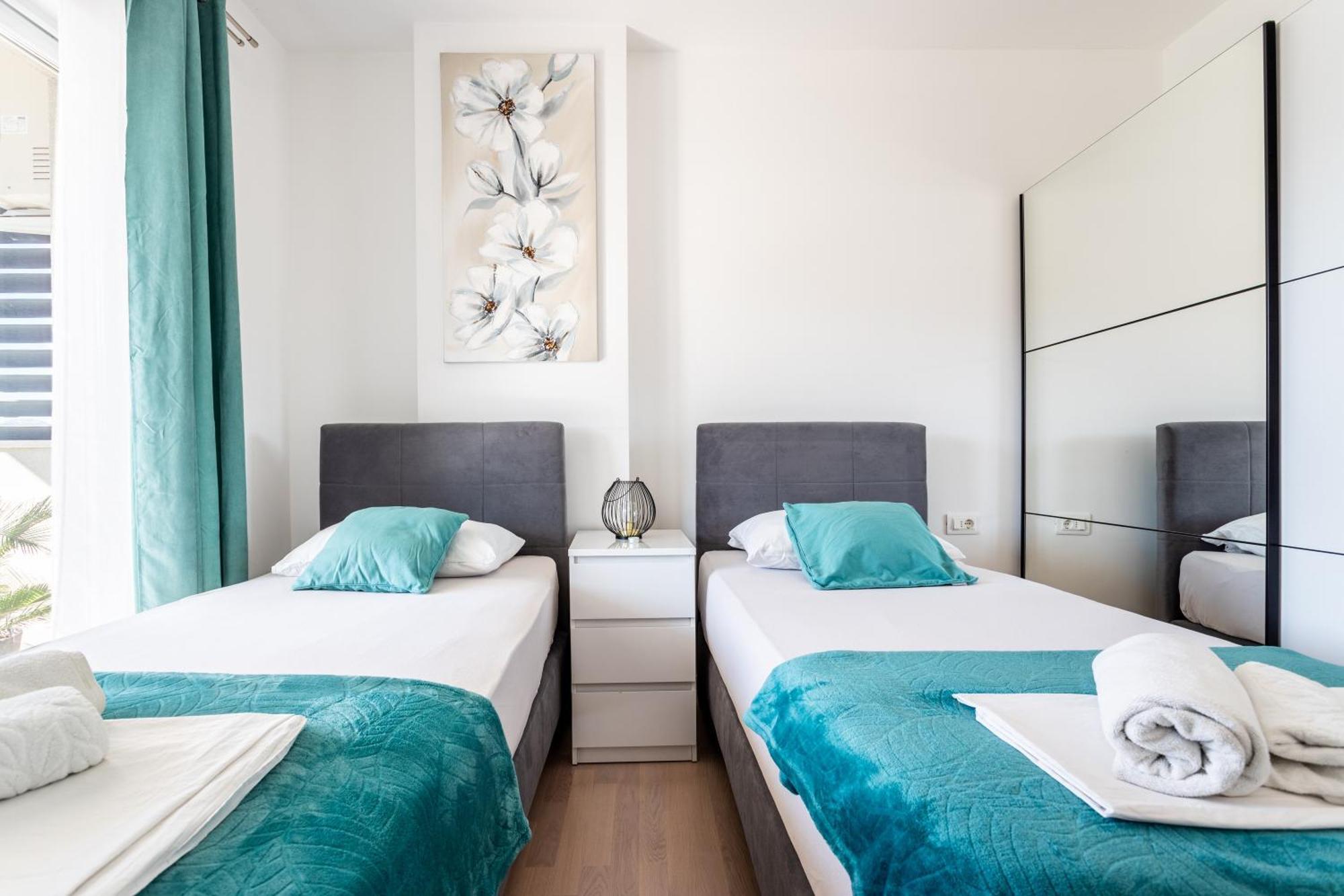 New Luxury 3-Bedroom Penthouse With Huge Terrace スプリト エクステリア 写真