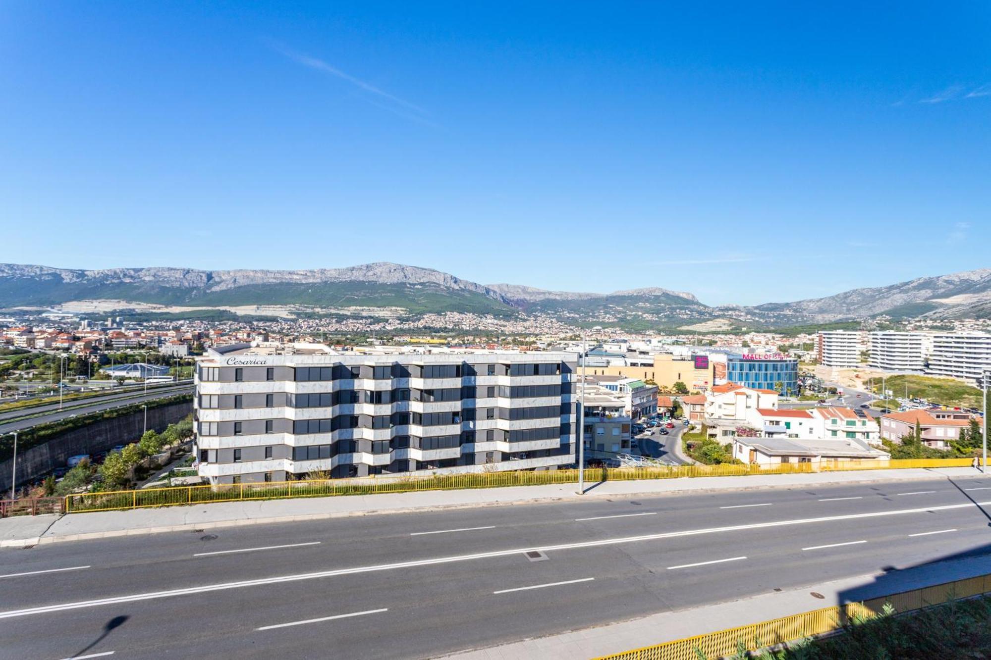 New Luxury 3-Bedroom Penthouse With Huge Terrace スプリト エクステリア 写真