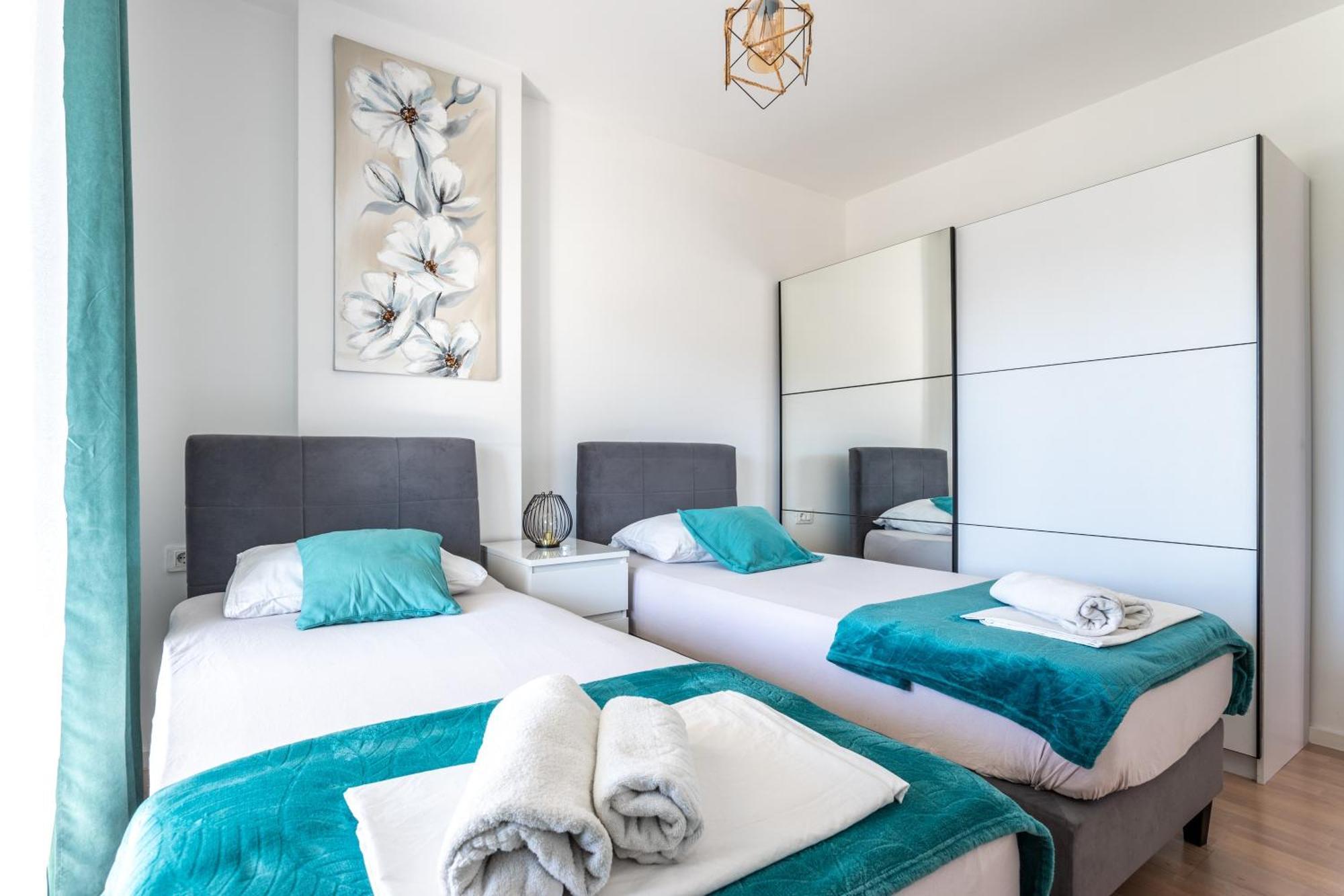 New Luxury 3-Bedroom Penthouse With Huge Terrace スプリト エクステリア 写真