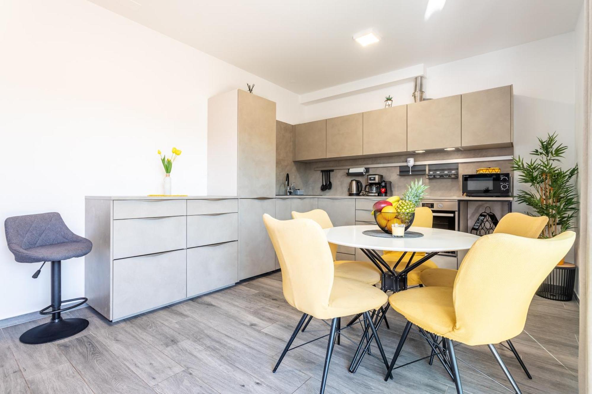 New Luxury 3-Bedroom Penthouse With Huge Terrace スプリト エクステリア 写真